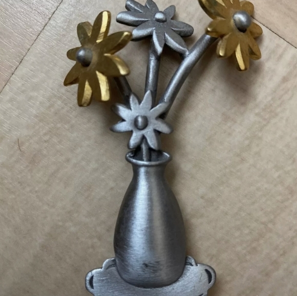 JJ Jonette Jewelry - Vintage Signed JJ Jonette Brooch